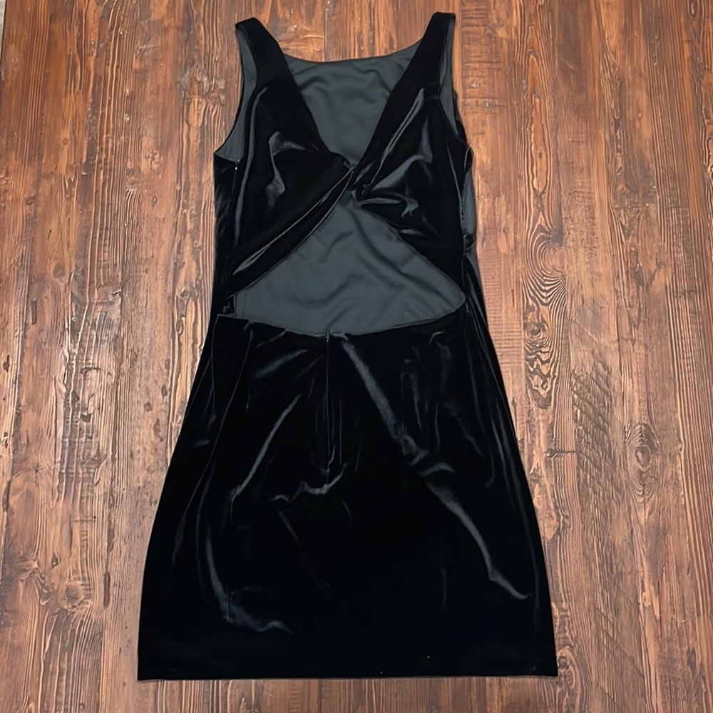 NWT Love by Theia Black Velvet Open Back Dress - Picture 4 of 6